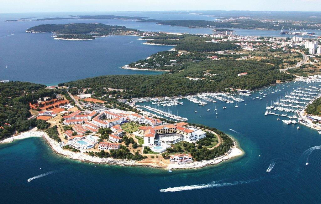 Apartment Old Town Pula Exteriör bild